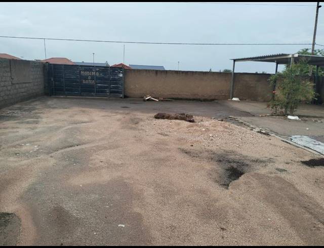 2 BEDROOM HOUSE FOR SALE IN MOLETJI